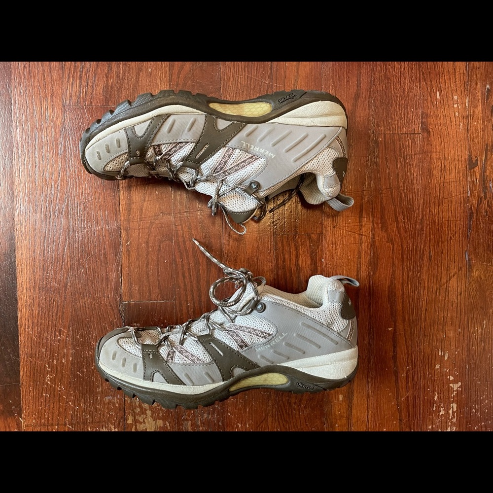 Size 9 Women’s Merrell Hiking Shoes